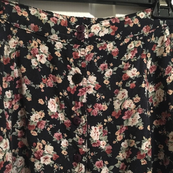 Button Through Black Floral Skirt - Picture 4 of 7